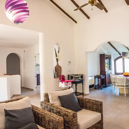 Villa Mediterránea: Spacious Luxury with Sea Views Atamaria Exterior photo