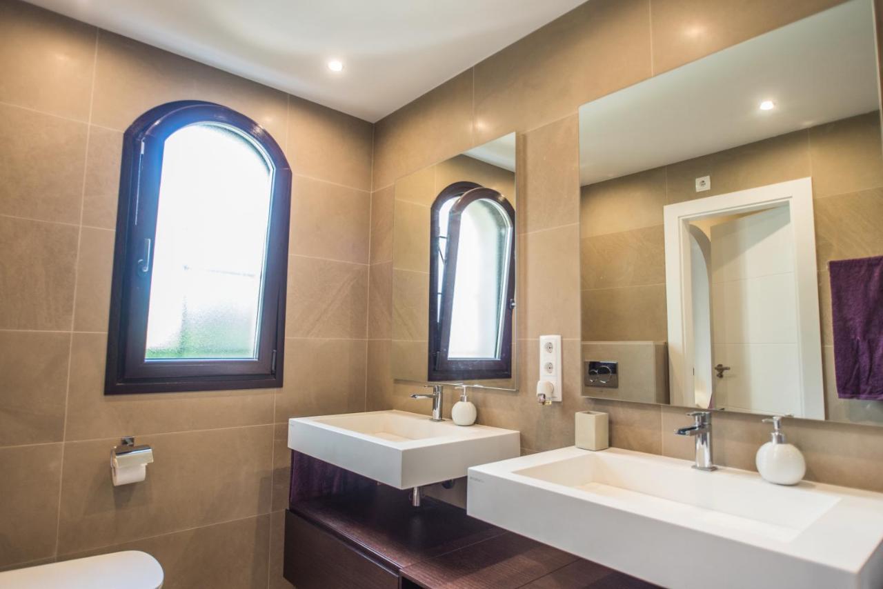Villa Mediterránea: Spacious Luxury With Sea Views *