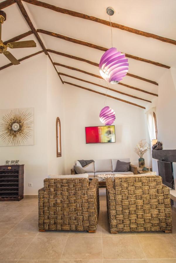 Villa Mediterránea: Spacious Luxury With Sea Views *