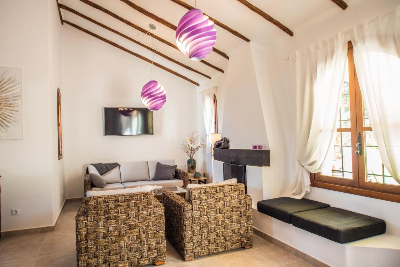 Villa Mediterránea: Spacious Luxury With Sea Views *